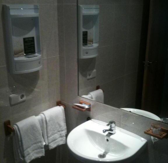 آپارتمان 1 خوابه, Rc Ramon Y Cajal