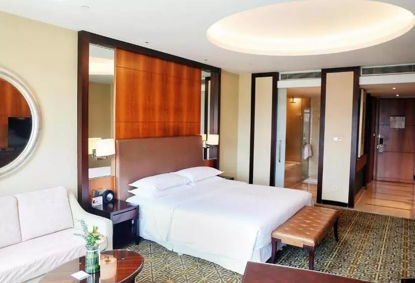 キングサイズベッド、シティビューデラックスルーム, Sheraton Jinan