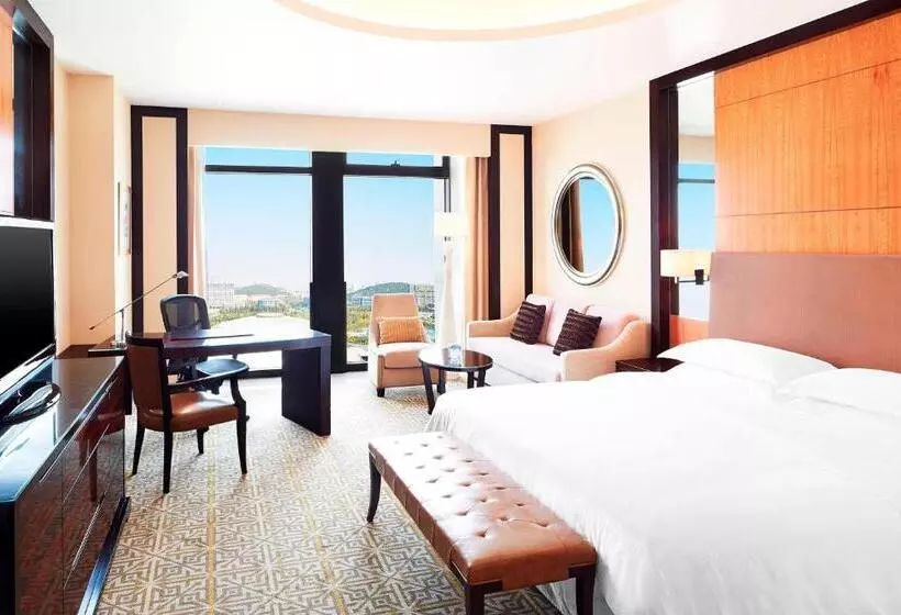 キングサイズベッドのスーペリアルーム, Sheraton Jinan