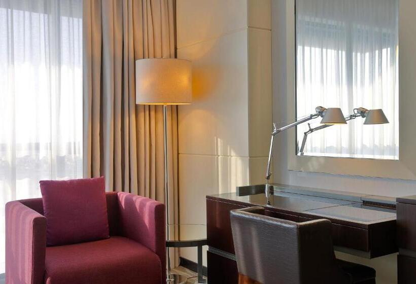 اتاق اجرایی با تخت بزرگ, The Westin City Centre Bahrain