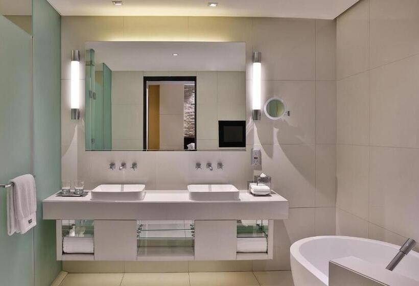 سوئیت با بالکن, The Westin City Centre Bahrain