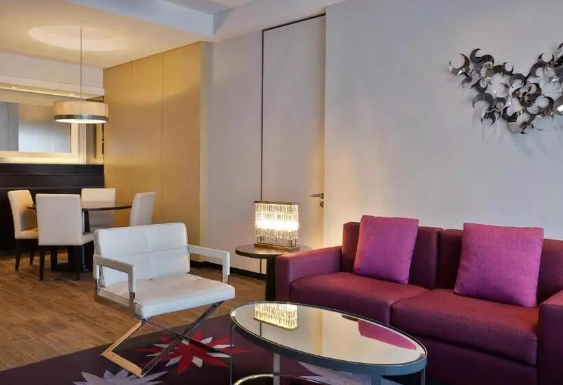 Sviitti Parveke, The Westin City Centre Bahrain