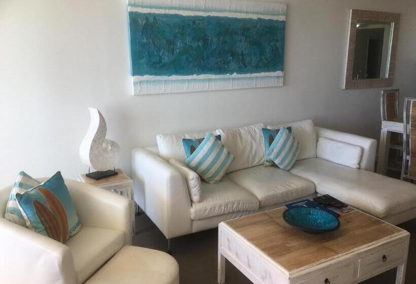 شقة 3 غرف مطلة على البحر, Kirra Surf Apartments