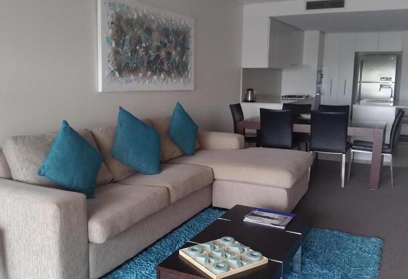 شقة 3 غرف مطلة على البحر, Kirra Surf Apartments