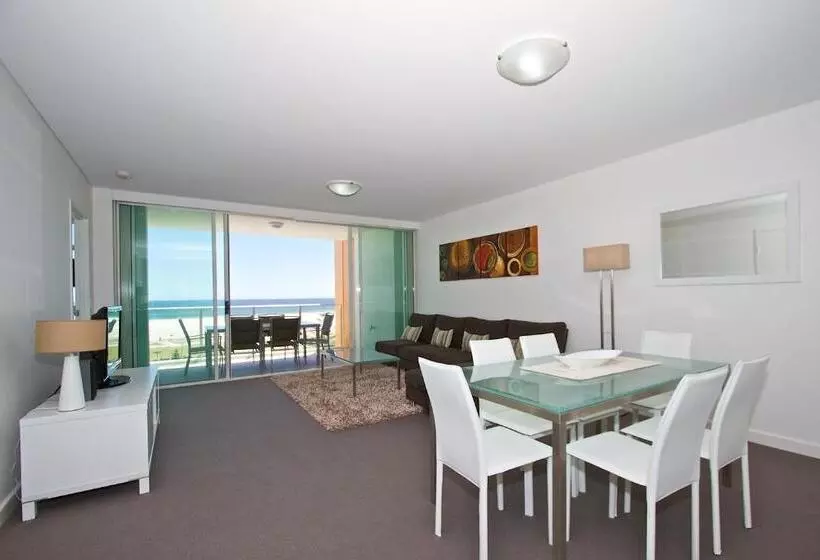 海の見える３ベッドルームアパートメント, Kirra Surf Apartments