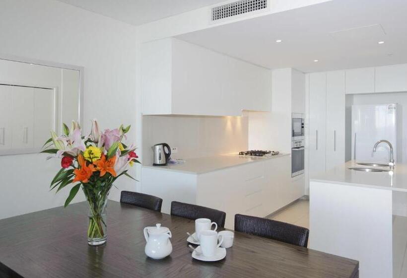 شقة 3 غرف مطلة على البحر, Kirra Surf Apartments