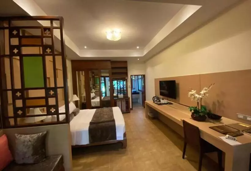 اتاق لوکس با وان آب گرم, Smile House Fisherman Village