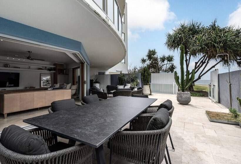 Апартаменты Superior 3 Спальни, Rolling Surf Resort