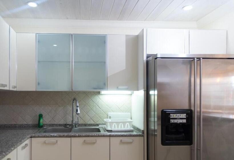 آپارتمان لوکس 2 خوابه, White Sands Beach Condos