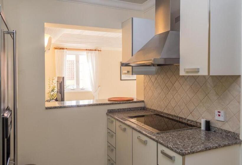 آپارتمان لوکس 2 خوابه, White Sands Beach Condos