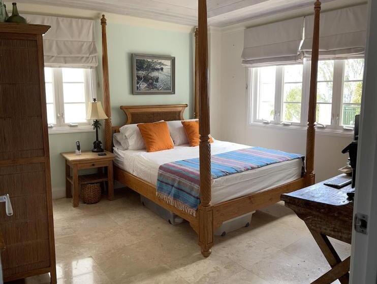 1 Bedroom Penthouse Apartment, White Sands Beach Condos