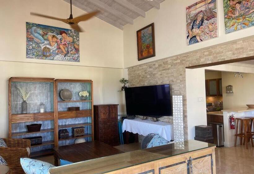 1 Bedroom Penthouse Apartment, White Sands Beach Condos