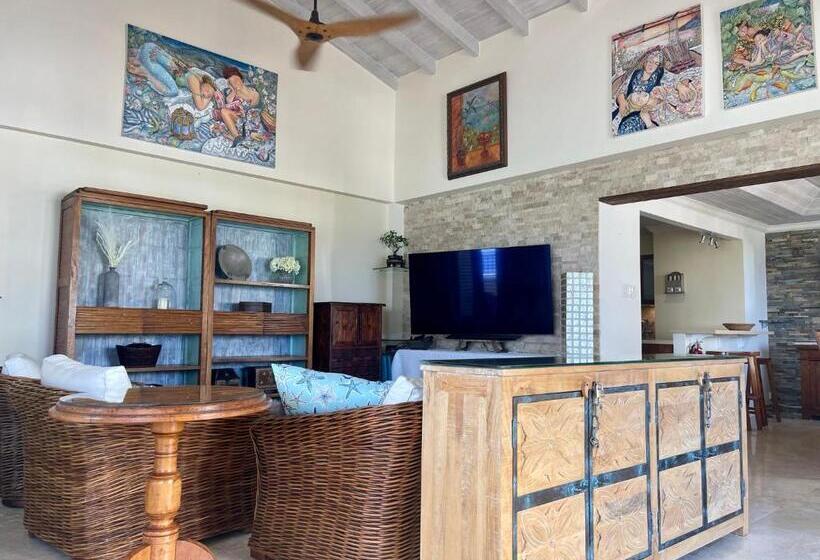 1 Bedroom Penthouse Apartment, White Sands Beach Condos