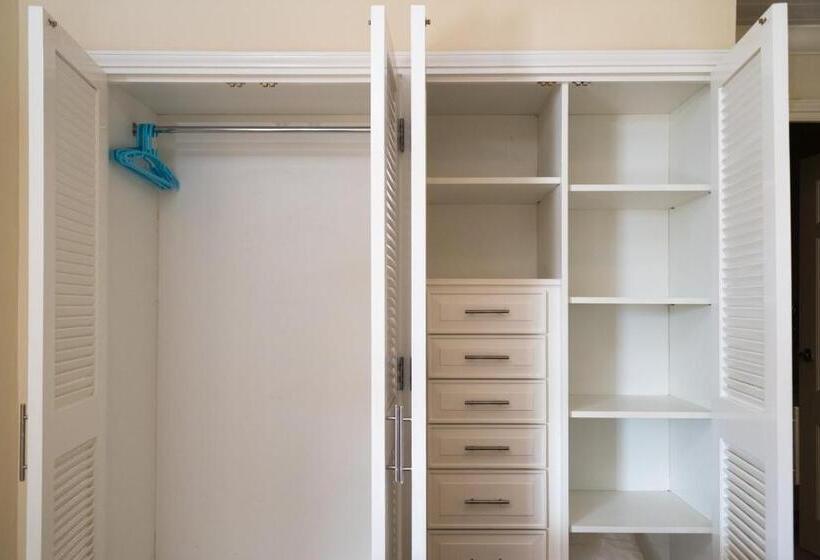 آپارتمان لوکس 2 خوابه, White Sands Beach Condos