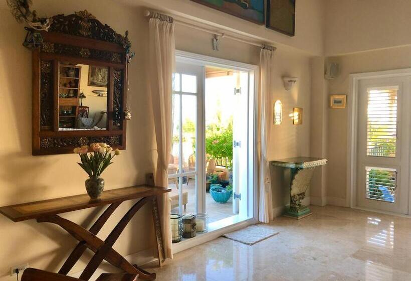 1 Bedroom Penthouse Apartment, White Sands Beach Condos