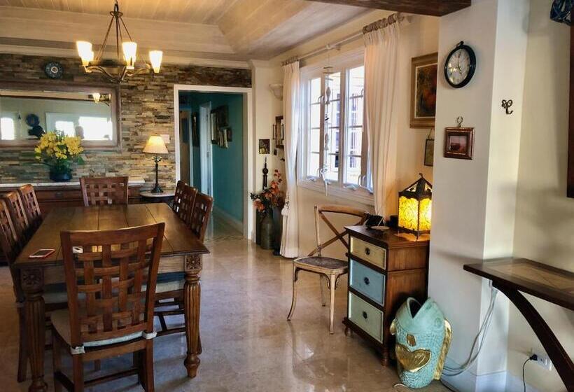 1 Bedroom Penthouse Apartment, White Sands Beach Condos