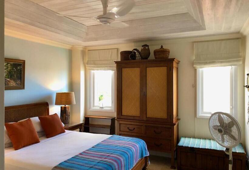 1 Bedroom Penthouse Apartment, White Sands Beach Condos