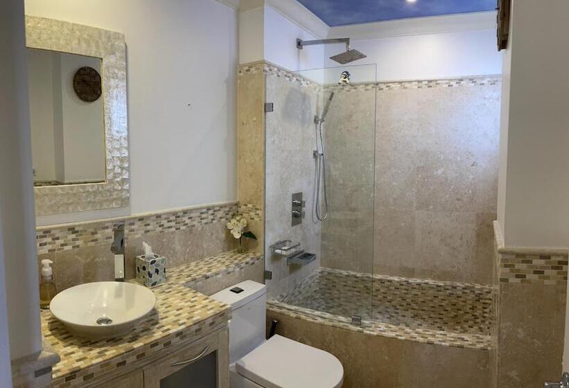 1 Bedroom Penthouse Apartment, White Sands Beach Condos