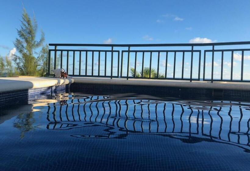 1 Bedroom Penthouse Apartment, White Sands Beach Condos