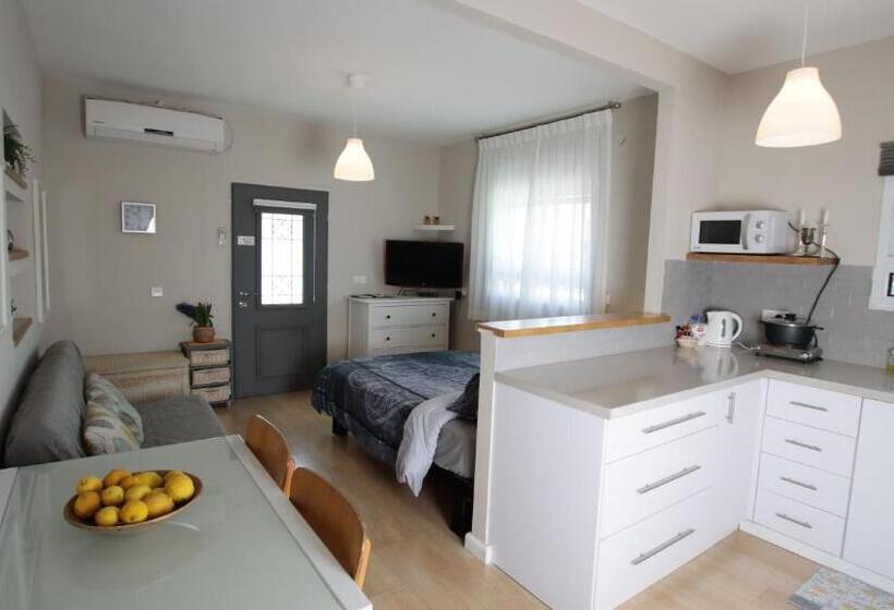 إستديو عائلى, Cute & Cozy Studio Apt In Zichron Yaakov