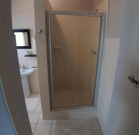 غرفة ديلوكس, Porterhouse Eleven