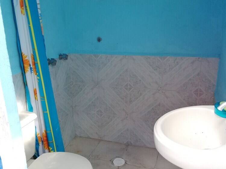 غرفة قياسية فردية, Habitaciones Amuebladas. Poliforum/centro