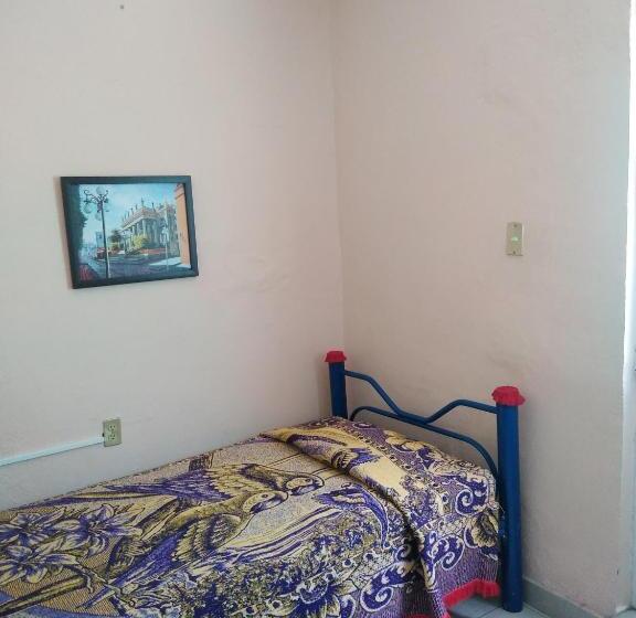 Номер Стандарт Индивидуальный, Habitaciones Amuebladas. Poliforum/centro