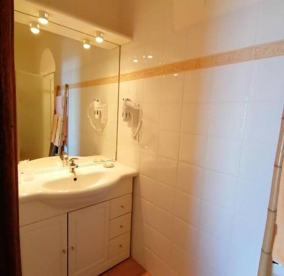 스탠다드 발코니 룸 바다 전망, Tre Castelli