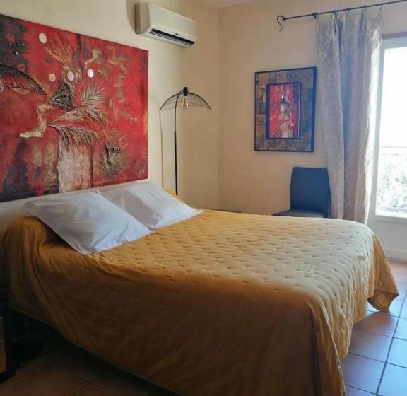 스탠다드 발코니 룸 바다 전망, Tre Castelli