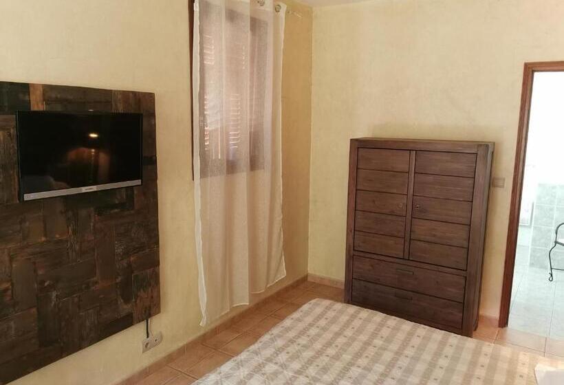 스탠다드 룸 킹사이즈 침대, Tre Castelli