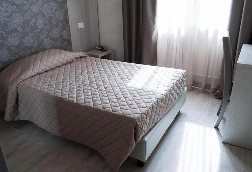 غرفة قياسية فردية, La Casa Del Pellegrino