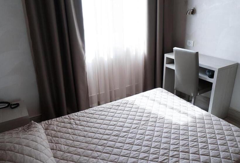 غرفة قياسية فردية, La Casa Del Pellegrino