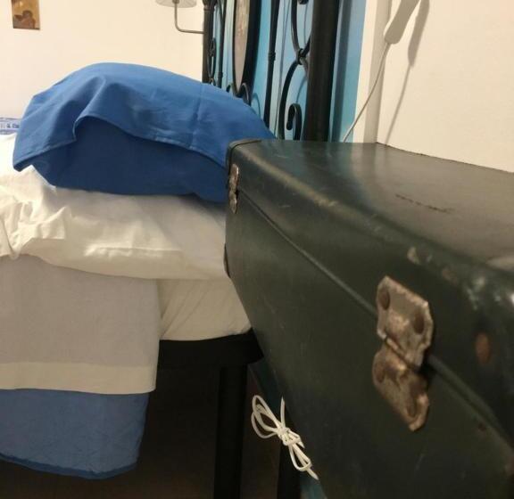 四人标准间, Alter Ego