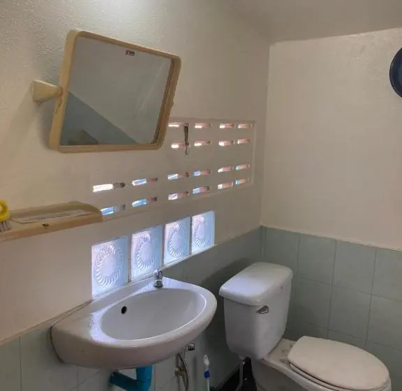 اتاق استاندارد با بالکن, Orchid Guest House