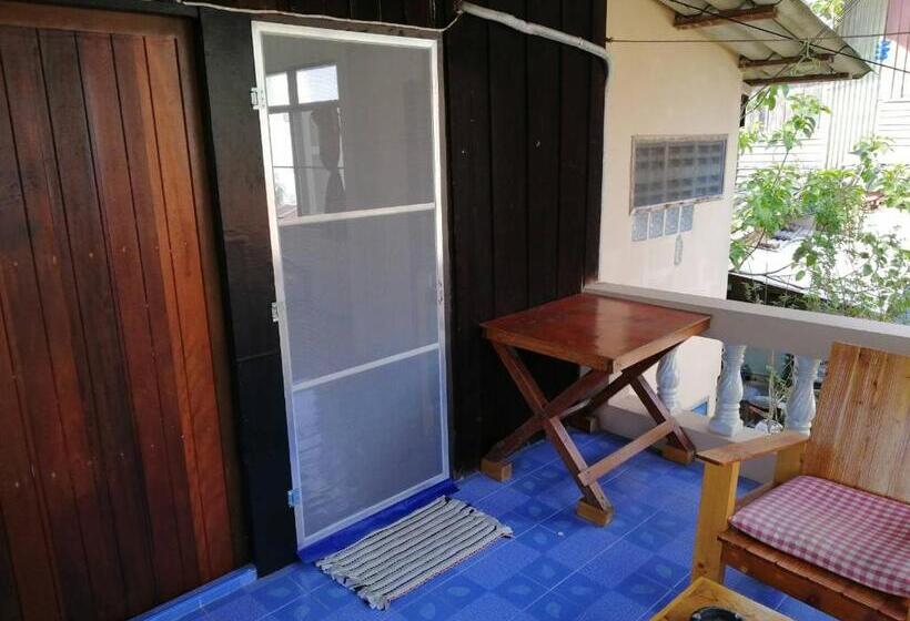 Номер Стандарт с Балконом, Orchid Guest House