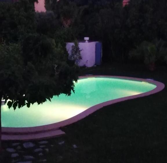 Четырехместный Номер Стандарт, Sous Le Mûrier