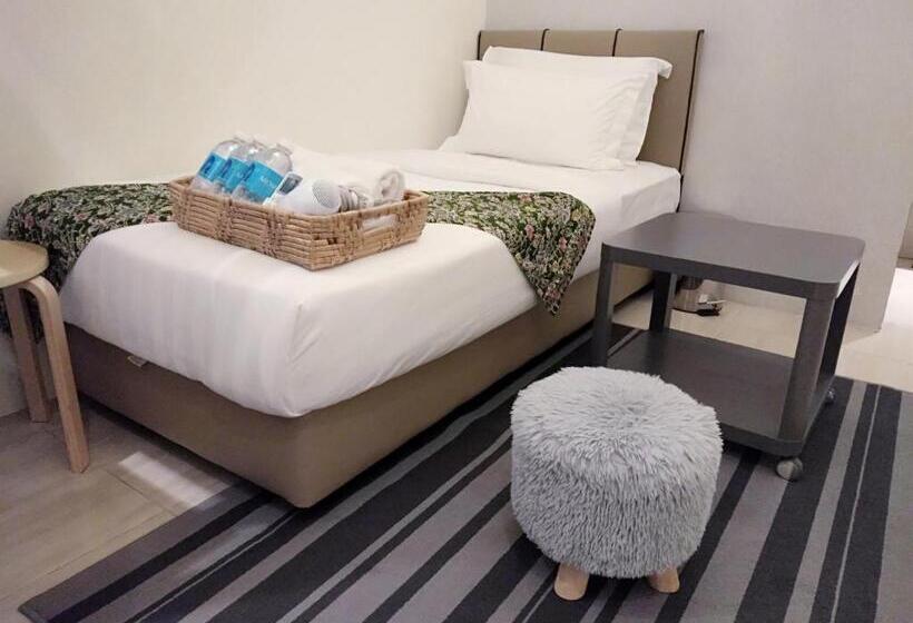 חדר משפחתי, Casa Casa