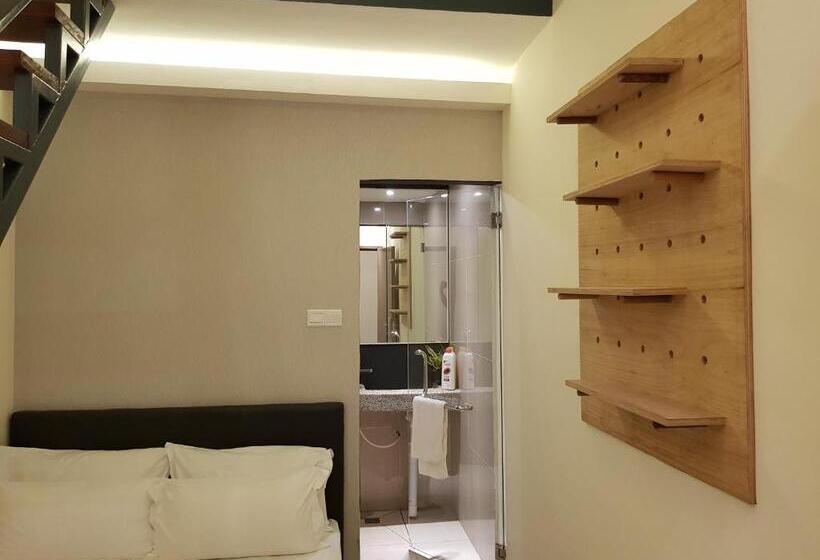 חדר משפחתי, Casa Casa