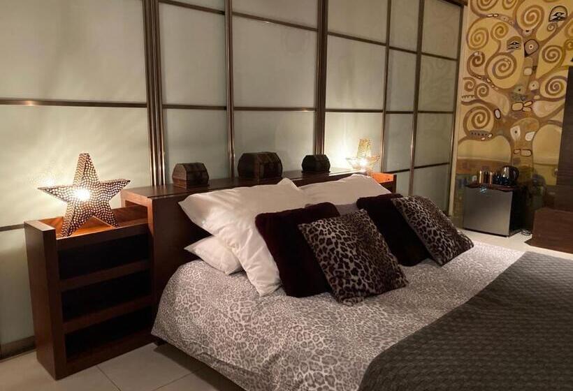 Deluxe Suite King Bed, Sliema La Loggia Suites