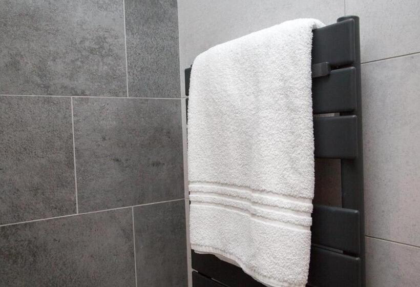 디럭스 룸, The Hugo   Hotel Concept Canterbury