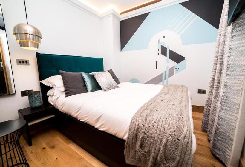 디럭스 룸, The Hugo   Hotel Concept Canterbury