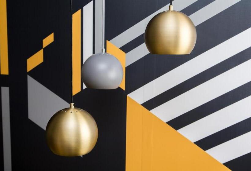 חדר דחוקס עם מיטת קינג, The Hugo   Hotel Concept Canterbury