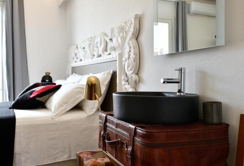 חדר דלוקס, Lughia