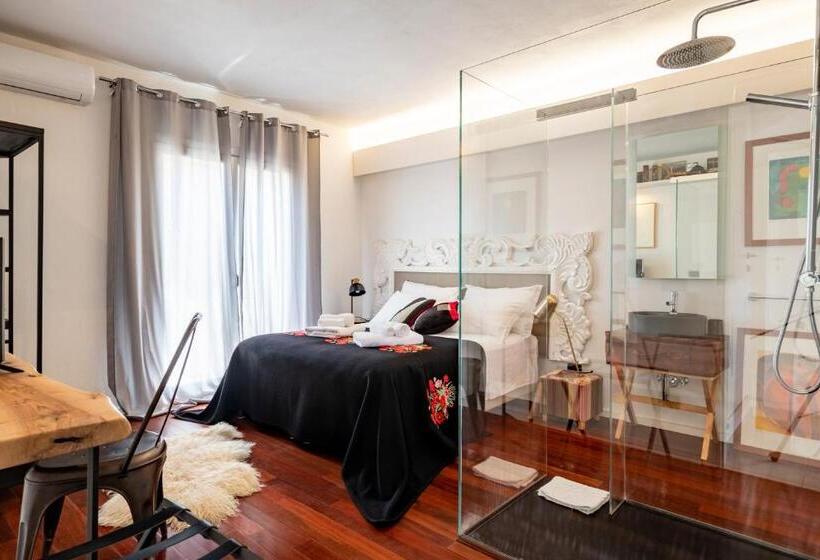 חדר דלוקס, Lughia