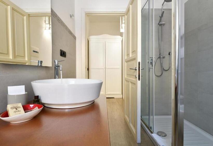 חדר סטנדרט עם מיטת קינג, Lughia