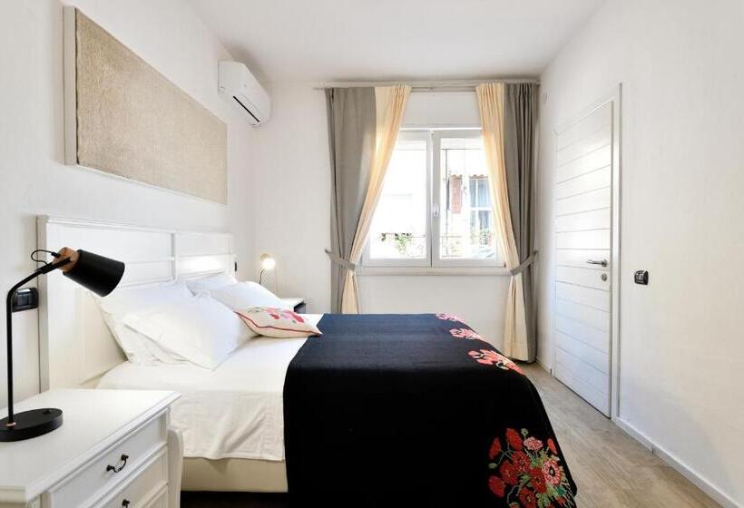 חדר סטנדרט עם מיטת קינג, Lughia