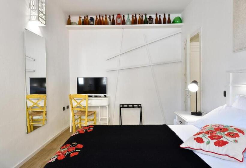 חדר סטנדרט עם מיטת קינג, Lughia