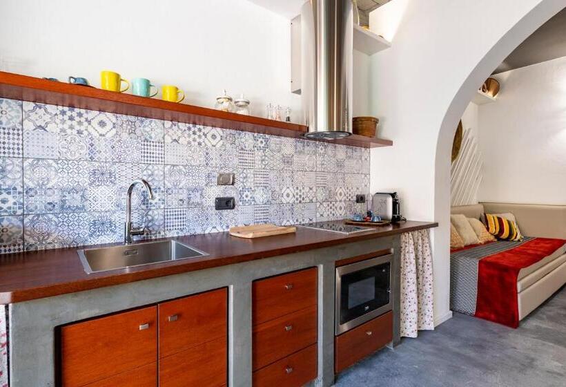 Apartamento Deluxe 1 Dormitório, Lughia