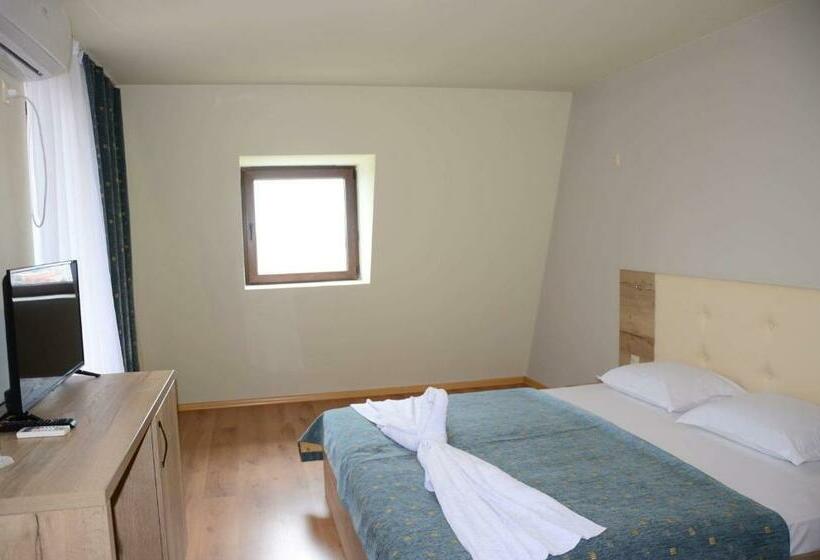 سوییت خانوادگی, Sea View Hills