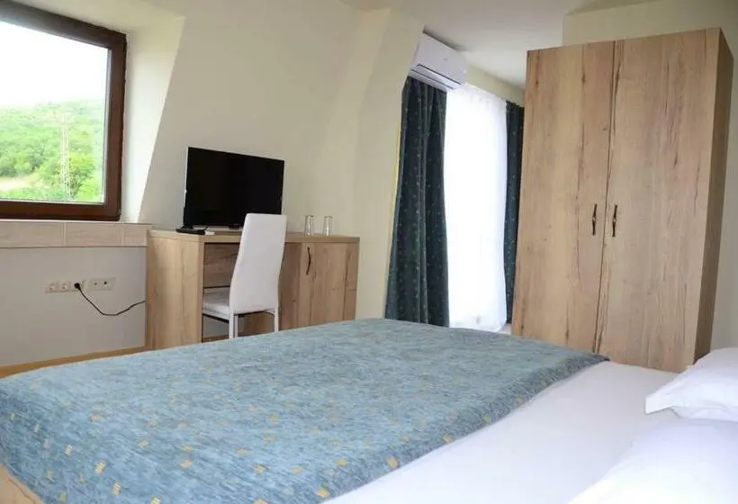 اتاق لوکس با بالکن و چشم‌انداز دریا, Sea View Hills